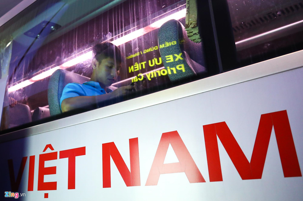 Thủ môn U22 Việt Nam suýt bị bỏ lại ở sân bay Nội Bài-9