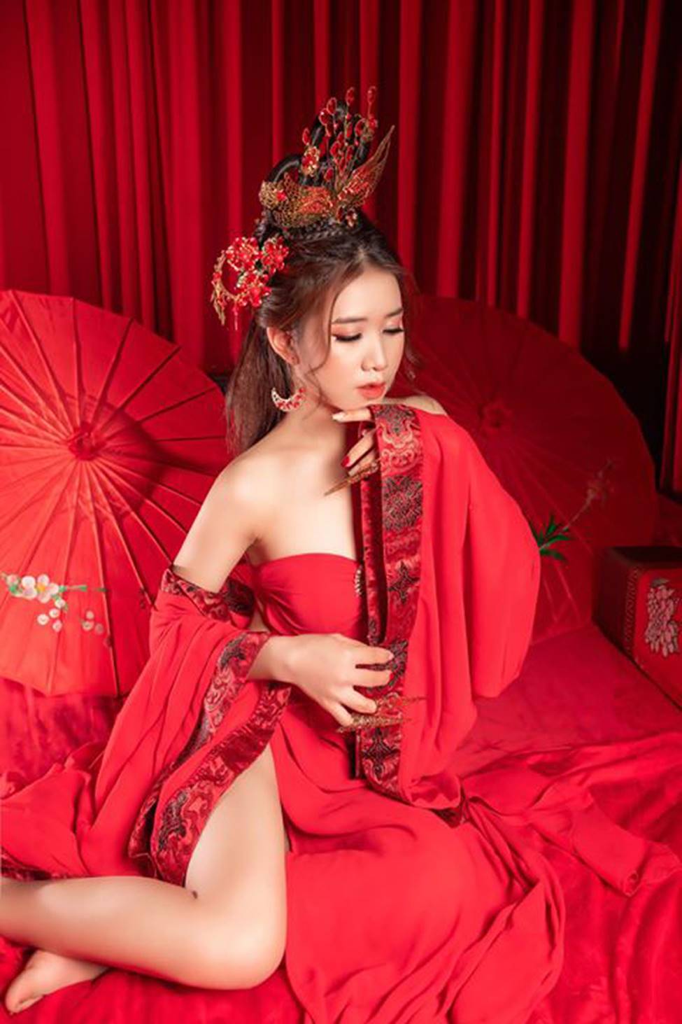 Cô gái đẹp nhất Bạn muốn hẹn hò tung ảnh đón Trung thu táo bạo-6