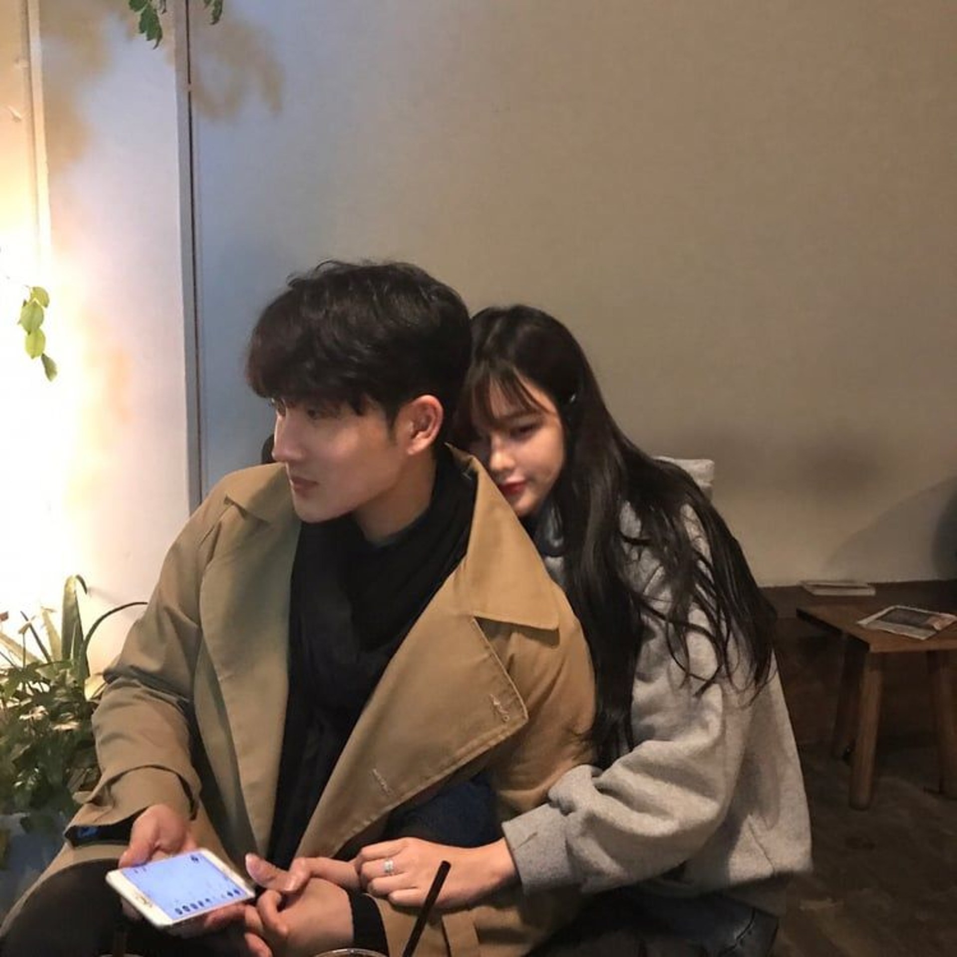 9h tối chưa thấy vợ mới cưới về nhà, chồng đứng hình khi nghe câu trả lời trong điện thoại, còn dân mạng thì cười té ghế-2