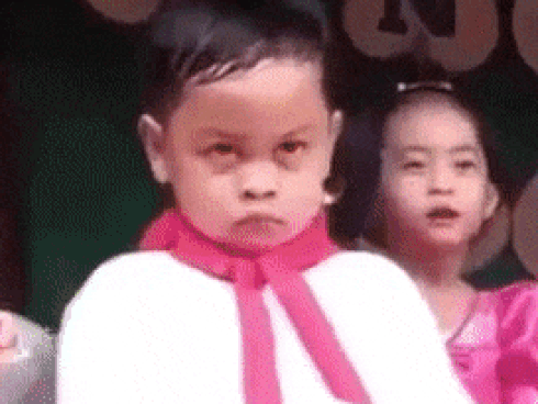 Lý do cậu bé vừa mếu máo vừa nhảy làm dân mạng phì cười-1
