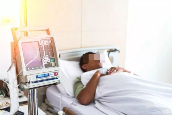 Người đàn ông mới 30 tuổi bị đột quỵ 2 lần trong vòng 4 năm, thủ phạm là loại đồ uống rất nhiều người thích-1