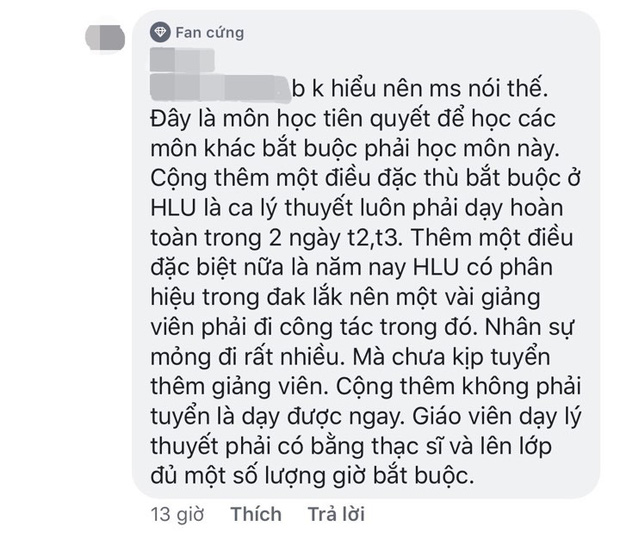 Bức ảnh sinh viên ngồi học kín tràn ra cả hành lang gây bão: Chỉ có năm nhất mới thế chứ lên năm 2 là vắng vẻ lắm!-4