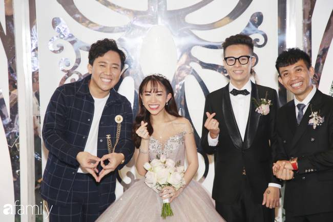 Đã tìm thấy tung tích của vợ hai Minh Nhựa, hóa ra cô ấy không hoàn toàn vô hình trong đám cưới con riêng của chồng-1