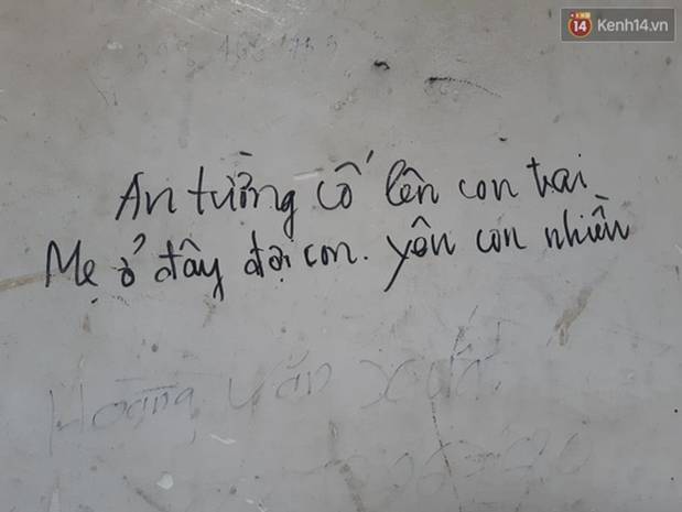 Xúc động những dòng thư trên bức tường loang lổ ngoài phòng mổ của viện E: 4 lần mẹ phải ở đây chờ con rồi, con ơi...-5