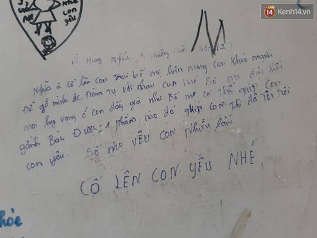 Xúc động những dòng thư trên bức tường loang lổ ngoài phòng mổ của viện E: 4 lần mẹ phải ở đây chờ con rồi, con ơi...-12