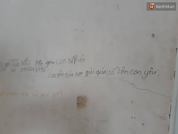 Xúc động những dòng thư trên bức tường loang lổ ngoài phòng mổ của viện E: 4 lần mẹ phải ở đây chờ con rồi, con ơi...-13