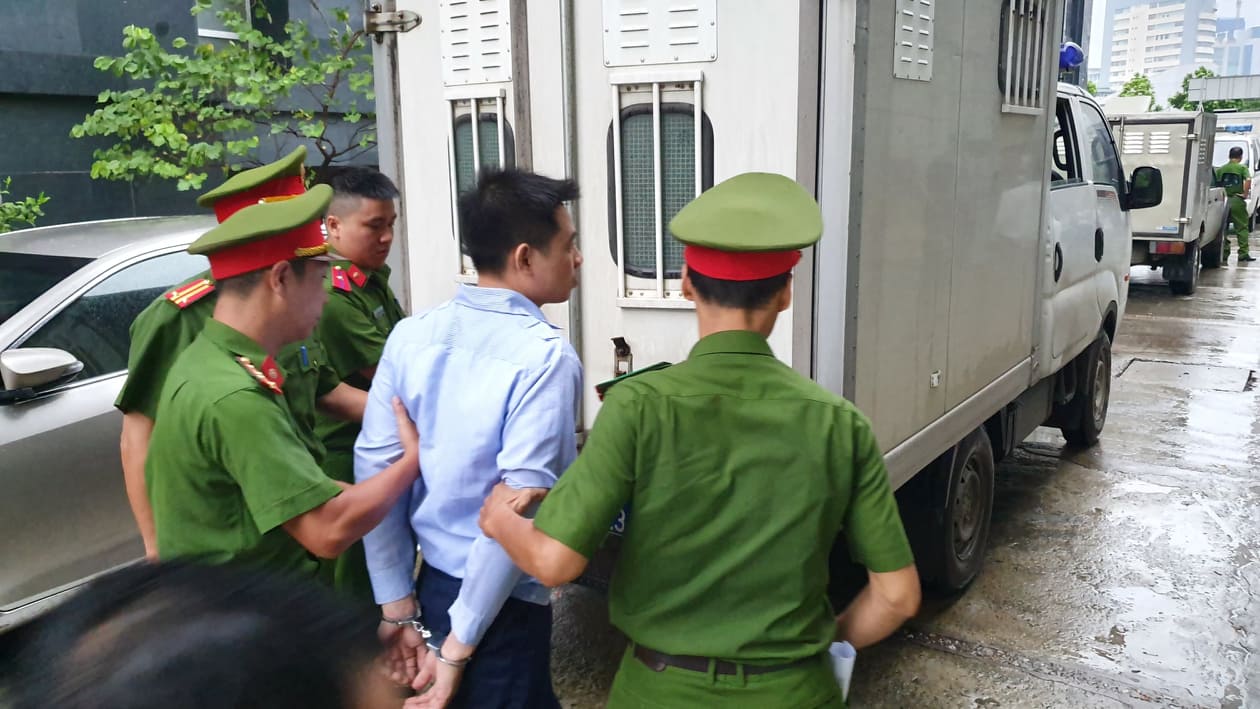 Vụ hiếp dâm bé gái 9 tuổi: Bị cáo chối tội và lời kể kinh hoàng của nhân chứng-1