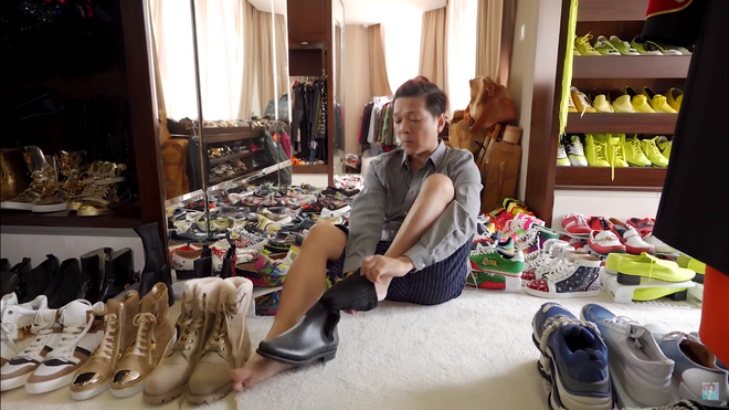 Vũ Hà choáng váng, phải quỳ lạy khi vào phòng để toàn đồ hàng hiệu của Đàm Vĩnh Hưng-1