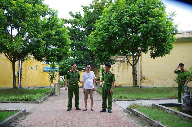 Vụ bố của Chủ tịch xã bị thanh niên chém tử vong: Thi thể nạn nhân không còn nguyên vẹn, bị ném vào bể nước hàng xóm-1