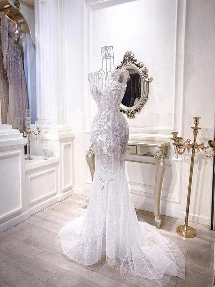 3 bộ váy cưới trị giá 700 triệu của ái nữ nhà Minh Nhựa: Áo dài có thể tiết kiệm nhưng váy cưới phải xa hoa bậc nhất-10