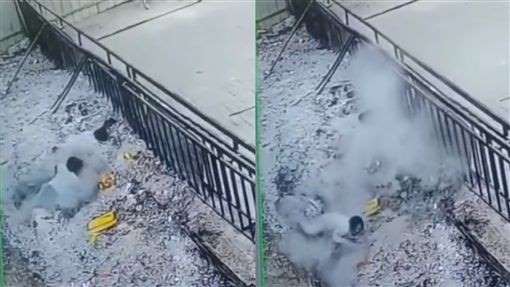 Hình ảnh người phụ nữ đi chùa bất cẩn bị ngã vào hố nhang khiến cơ thể bỏng nặng khiến mọi người hoảng sợ-2