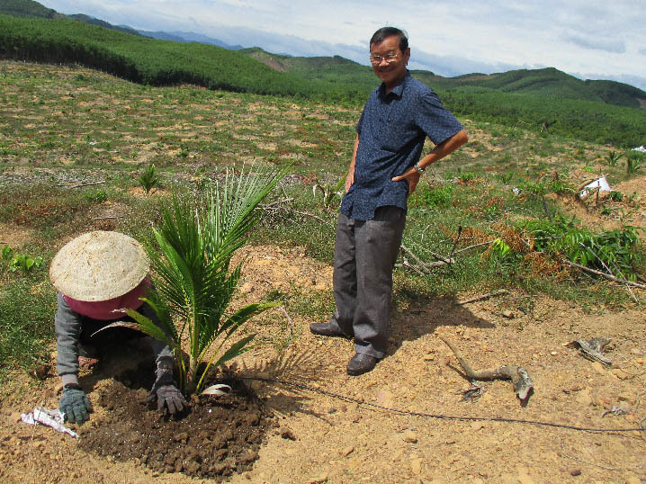 TT-Huế: Biệt phủ 6,5 tỷ tráng lệ, xe hơi xịn ở xã này là của ai?-6