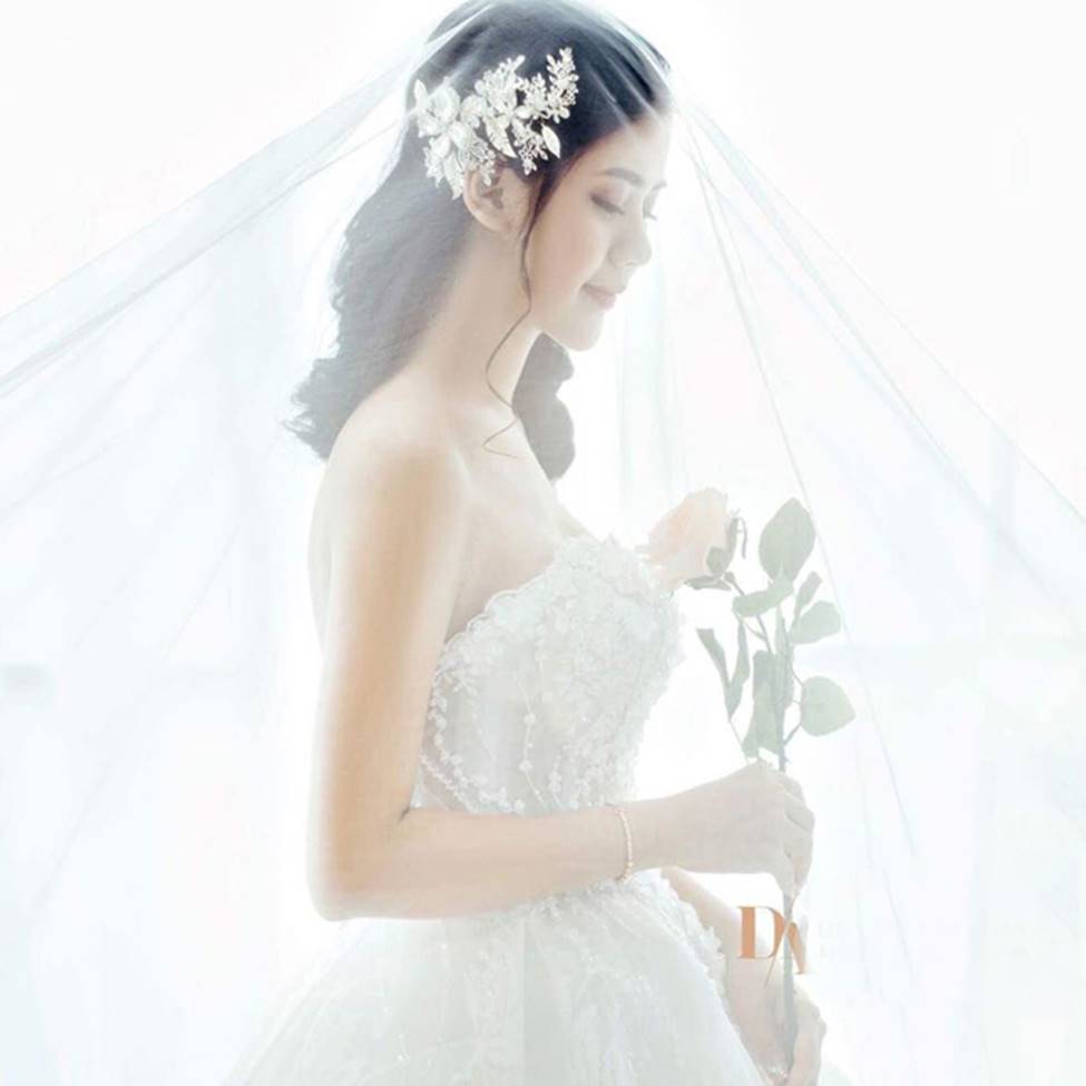 Nhan sắc gái một con trông mòn con mắt của vợ Quế Ngọc Hải-12