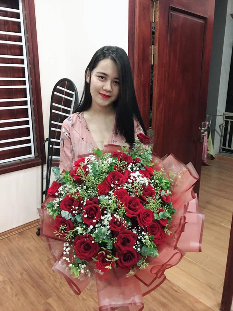 Nhan sắc gái một con trông mòn con mắt của vợ Quế Ngọc Hải-19