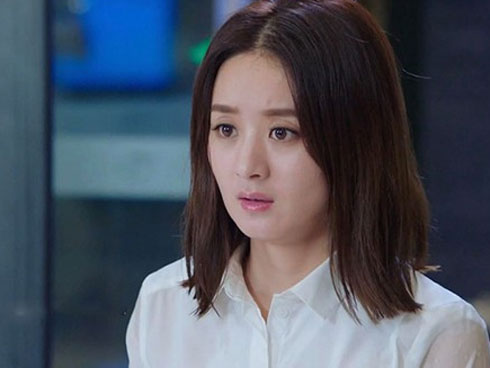 Khách khứa bỗng ùa ra cổng trong lúc mẹ chồng đang trao vàng, tôi ôm váy cưới chạy theo thì ngã quỵ trước cảnh tượng-2