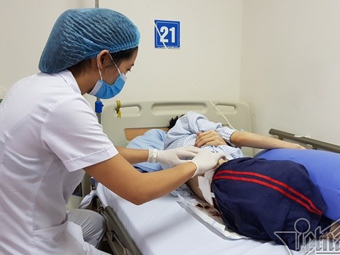 Chàng trai 21 tuổi thối nửa người do căn bệnh chưa có thuốc chữa