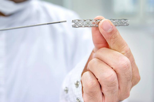 Đặt stent mạch vành, làm sao để không ‘đội’ chi phí?-2