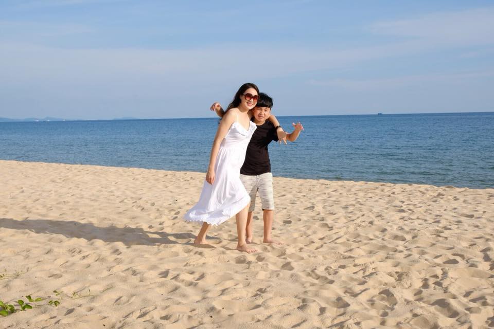 Bất ngờ với cuộc sống ngoài đời của Hồng Diễm - người vợ hứng trọn combo bị chồng cắm sừng, bạo hành trong Hoa hồng trên ngực trái-12