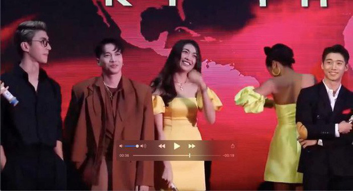 Hóa ra bộ cánh khiến HHen Niê nhấp nhổm không yên trên truyền hình chỉ là hàng nhái của siêu mẫu Elsa Hosk-5