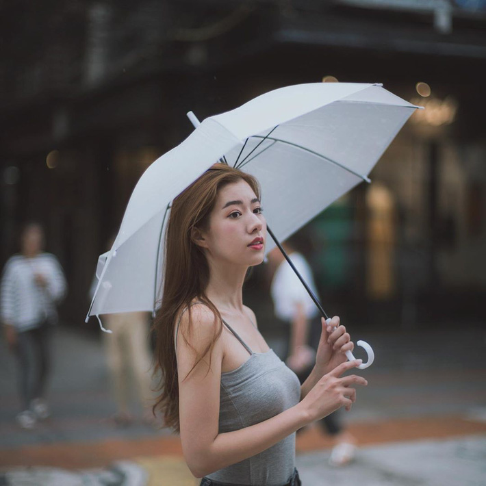 4 kiểu tóc nhanh gọn cứu vớt nhan sắc của chị em trong những ngày mưa gió não nề-1