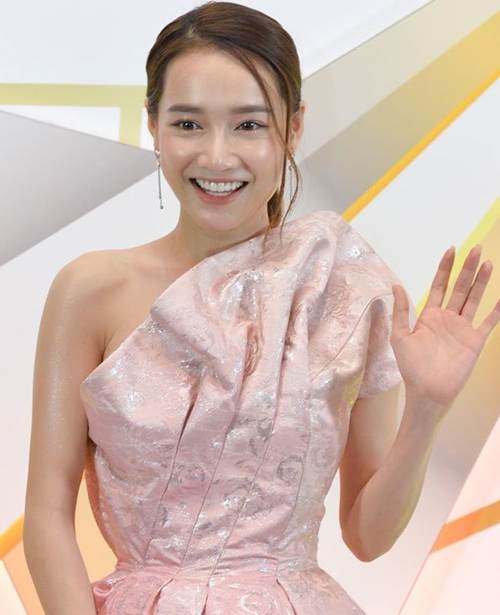 Bí quyết xóa bay” vùng da dễ lão hóa nhất đến Hà Tăng, Nhã Phương cũng gặp phải-2