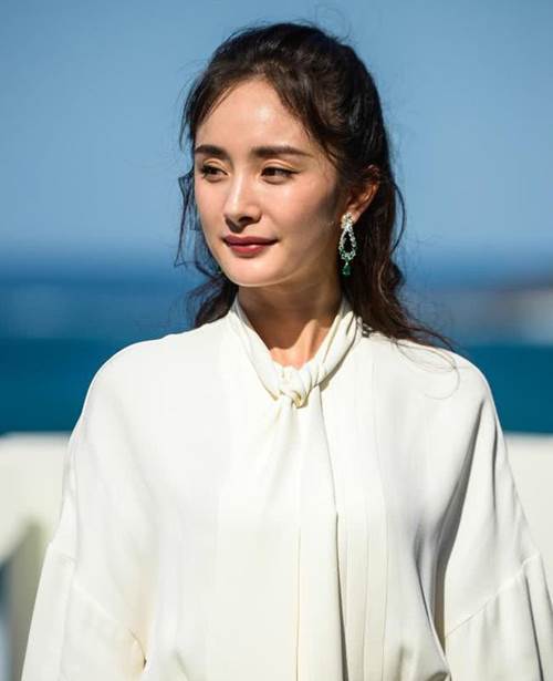 Bí quyết xóa bay” vùng da dễ lão hóa nhất đến Hà Tăng, Nhã Phương cũng gặp phải-4