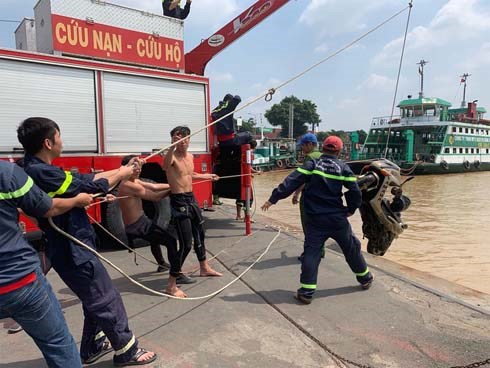 Hé lộ nguyên nhân nhà báo tử vong trên sông sau khi tìm được xe máy ở bến phà Cát Lái