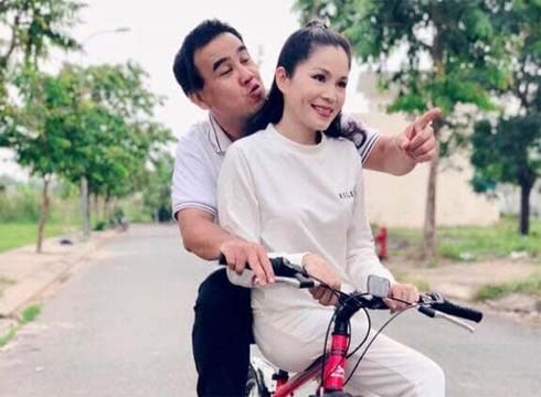 Kỷ niệm 14 năm ngày cưới, MC Quyền Linh nhắn nhủ đến bà xã điều không ngờ tới
