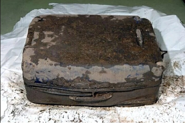 Bí ẩn rợn người về chiếc vali chôn sau vườn và bi kịch hôn nhân với người chồng cấm vợ nói từ không” còn cha mẹ đẻ thì máu lạnh-1