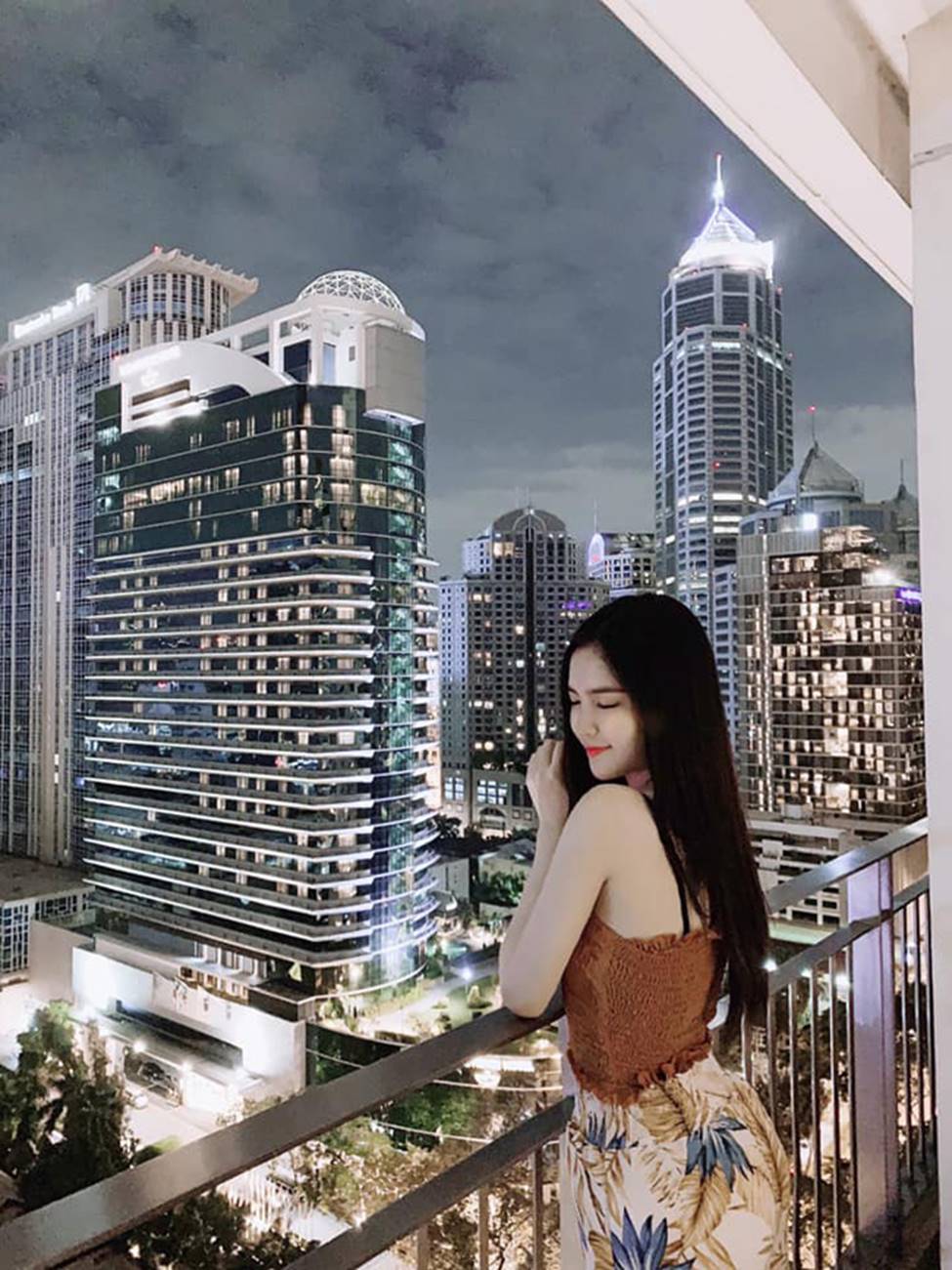 3 cô gái mặc áo dài hấp dẫn không tưởng, ảnh đời thường còn bốc lửa hơn-6