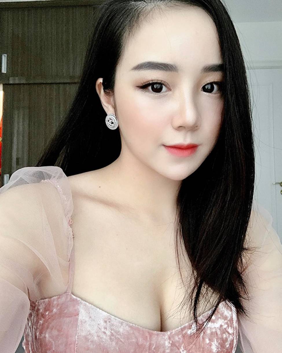 3 cô gái mặc áo dài hấp dẫn không tưởng, ảnh đời thường còn bốc lửa hơn-14