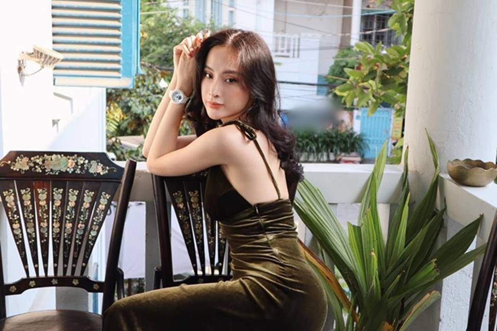 Angela Phương Trinh hết khoe thân, em ruột 23 tuổi lại ngày càng táo bạo-6