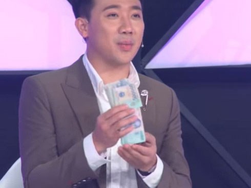 Trấn Thành: “Tiền kiếm khó lắm, nói lòi họng mới ra cọc tiền này. Bây giờ tôi giãn thanh quản rồi”