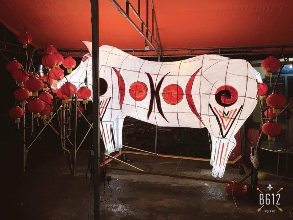 Trung thu mà thấy đèn ông sao, con bướm là xưa rồi, bởi dân mạng đang truyền tay kịch liệt bộ ảnh đèn lồng hình heo tỏa sáng đầy kỳ lạ-3