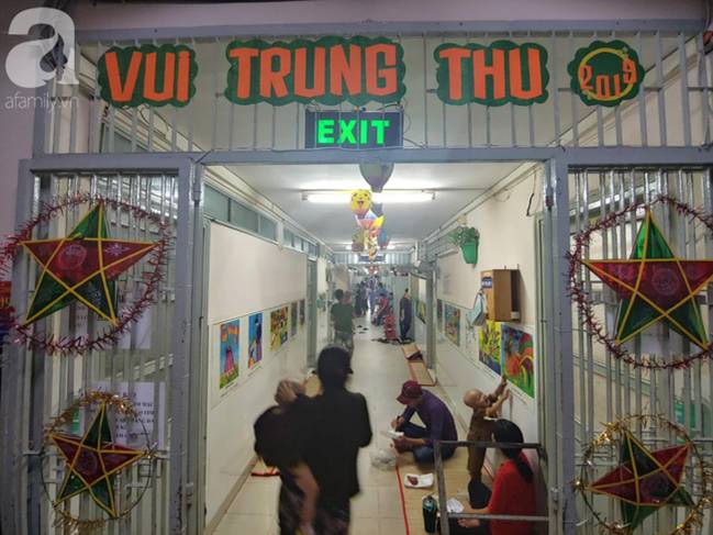 Vợ mới mất 50 ngày thì con gái 6 tuổi nhập viện trị u não ác tính, người đàn ông bất lực giành giật sự sống cho con-2