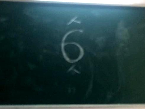 Sợ học sinh nản chí với bài khó, cô giáo chỉ thay đổi một vài từ trong bài tập về nhà khiến học sinh không làm cũng không được-4