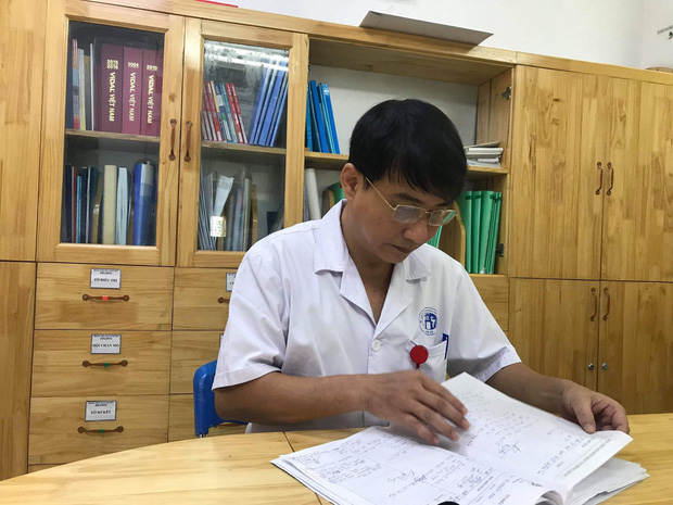 Bác sĩ Bệnh viện Xanh Pôn thông tin vụ nữ CĐV bị pháo bắn trúng: Vết thương do công phá từ sức nổ, không phải do bỏng-2