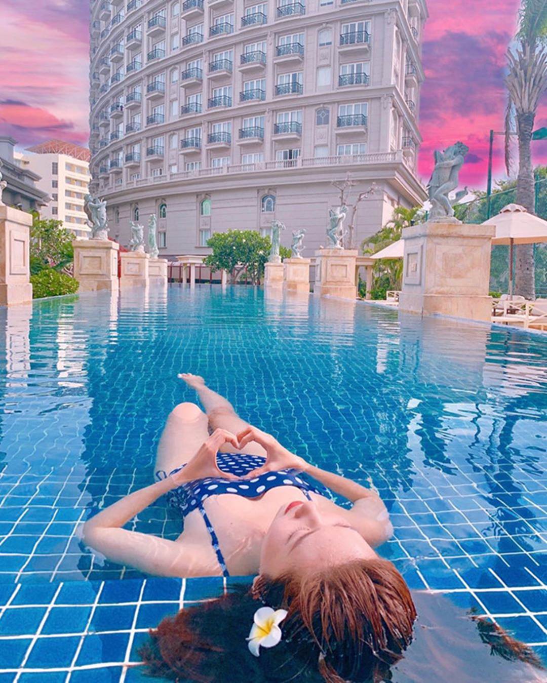 Những lần khoe hình thể của Thúy Ngân Gạo nếp gạo tẻ-6