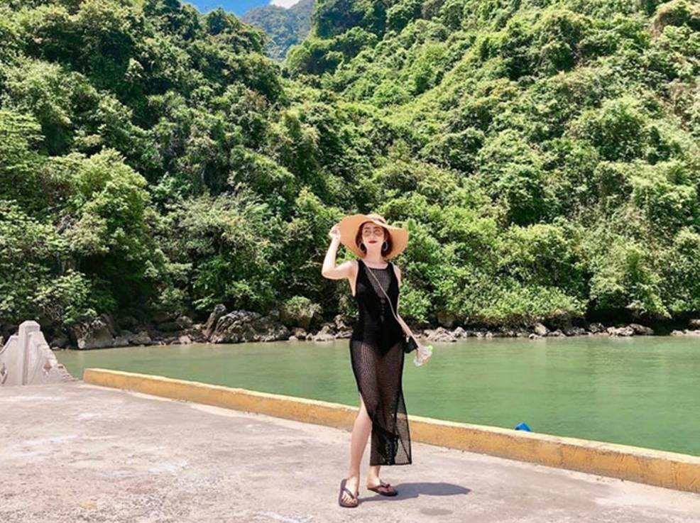 Những lần khoe hình thể của Thúy Ngân Gạo nếp gạo tẻ-9