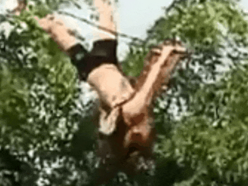 Tin mới về nguời phụ nữ đu dây điện-3