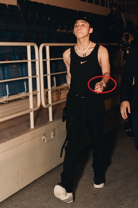 Bóc giá chiếc đồng hồ giá khủng khiến Sơn Tùng M-TP mê mệt-2