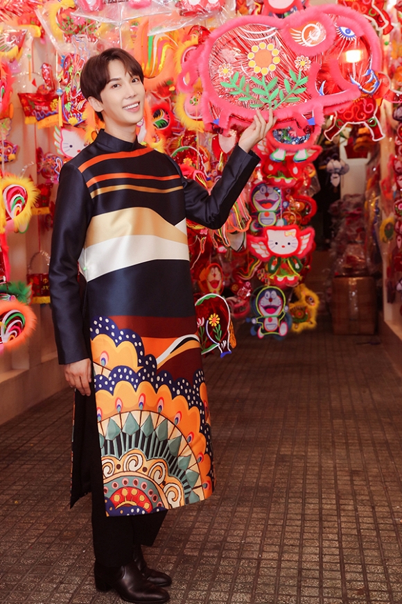 Hari Won dạo phố Trung Thu cùng tài tử Park Jung Min-9