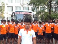 CLB Nam Định cúi đầu xin lỗi, GĐKT Văn Sỹ bức xúc: Hội CĐV không thay đổi thì giải tán đi