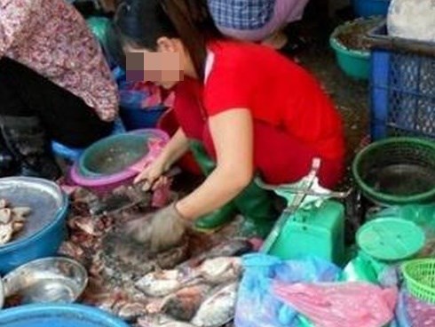 Cá chết ôi thối trở thành món hàng đắt khách nhất chợ đầu mối