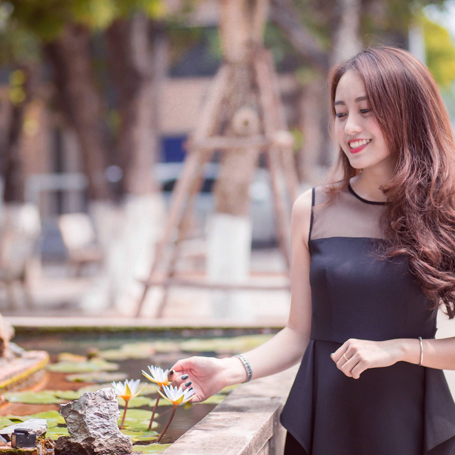 Cựu sinh viên ĐH Kiểm sát Hà Nội xinh chẳng kém gì hotgirl với nụ cười tỏa nắng nhìn là yêu-16