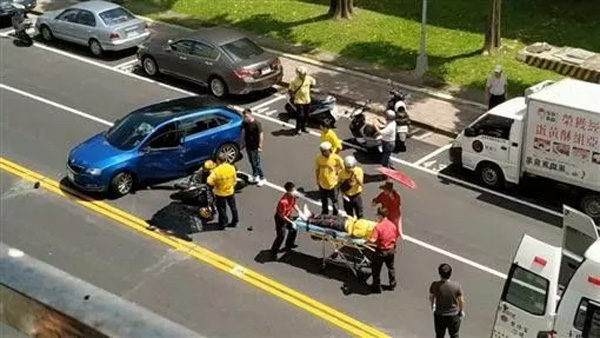 Bạn gái chết não và chuẩn bị hiến tạng, chàng trai vẫn quyết tâm cưới-1