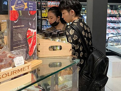 Luôn có mặt khi mỹ nhân cần, Gil Lê được phong ‘thánh gỡ rối’ cứu nhiều sao Việt thoát cảnh ái tình dang dở-12