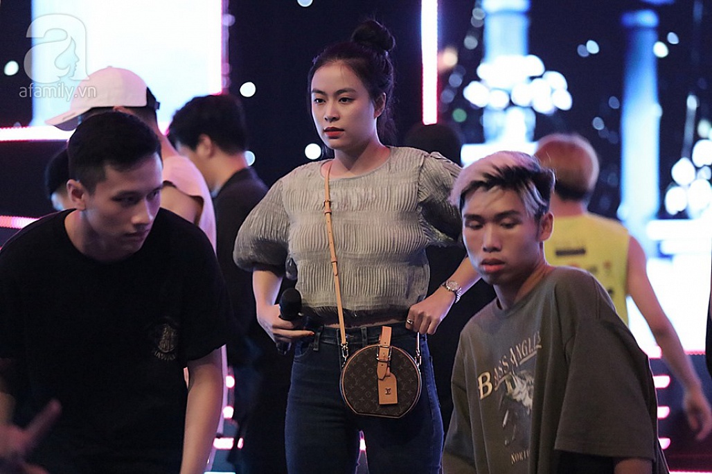 Hoàng Thùy Linh và Gil Lê tiếp tục được bắt gặp đi chung sau tin đồn hẹn hò-4