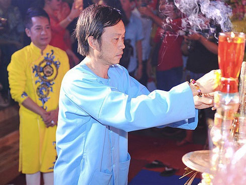 Hành động bất ngờ của Đàm Vĩnh Hưng khiến Hoài Linh phì cười-10