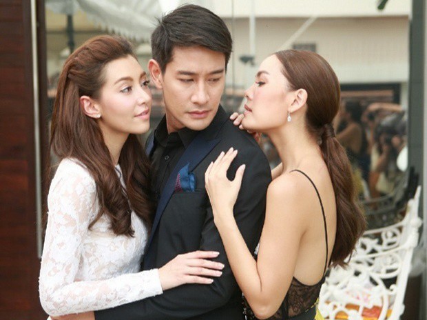 Chồng báo đi công tác dài ngày với hành lí nặng trịch, ngờ đâu mấy hôm sau cô bạn thân từ hồi mẫu giáo gọi cho vợ thông báo một tin động trời-1